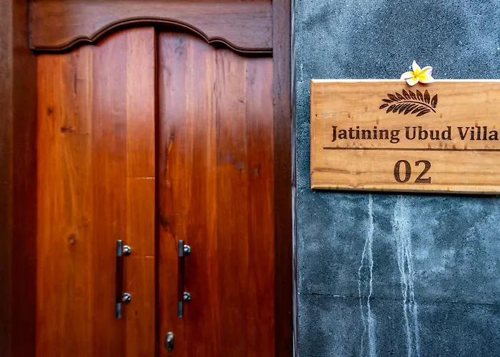 Lodge Jatining & *